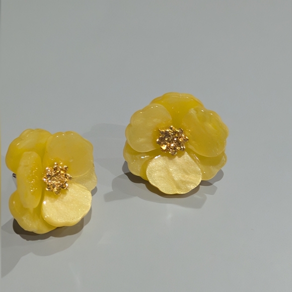Nordstrom Floral Statement Stud Earrings - Picture 2 of 6